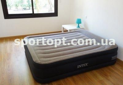Двуспальная надувная кровать Intex + встроенный электронасос 220V 152x203x42 см (64136)